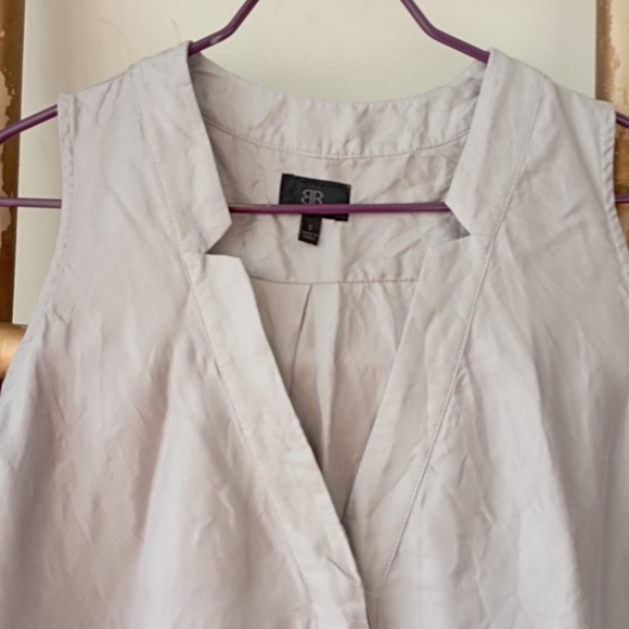 ♥️ Banana Republic Light Grey Elegant Top - Picture 6 of 17